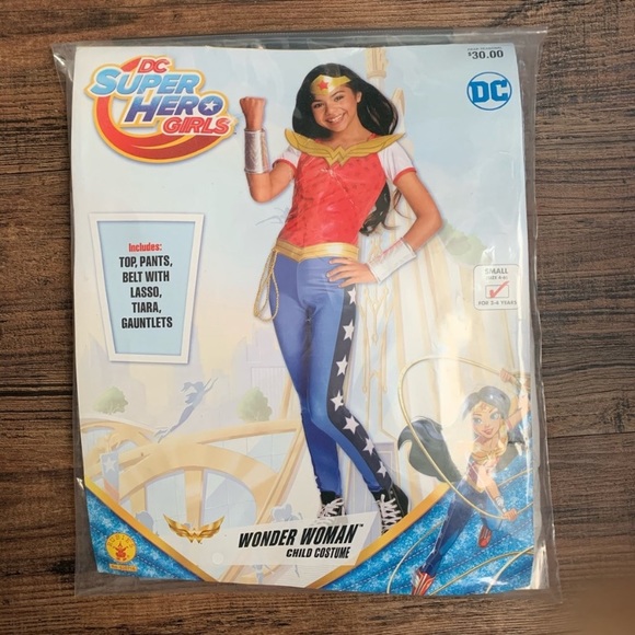 Girls’ DC super hero Wonder Woman costume - Picture 2 of 5